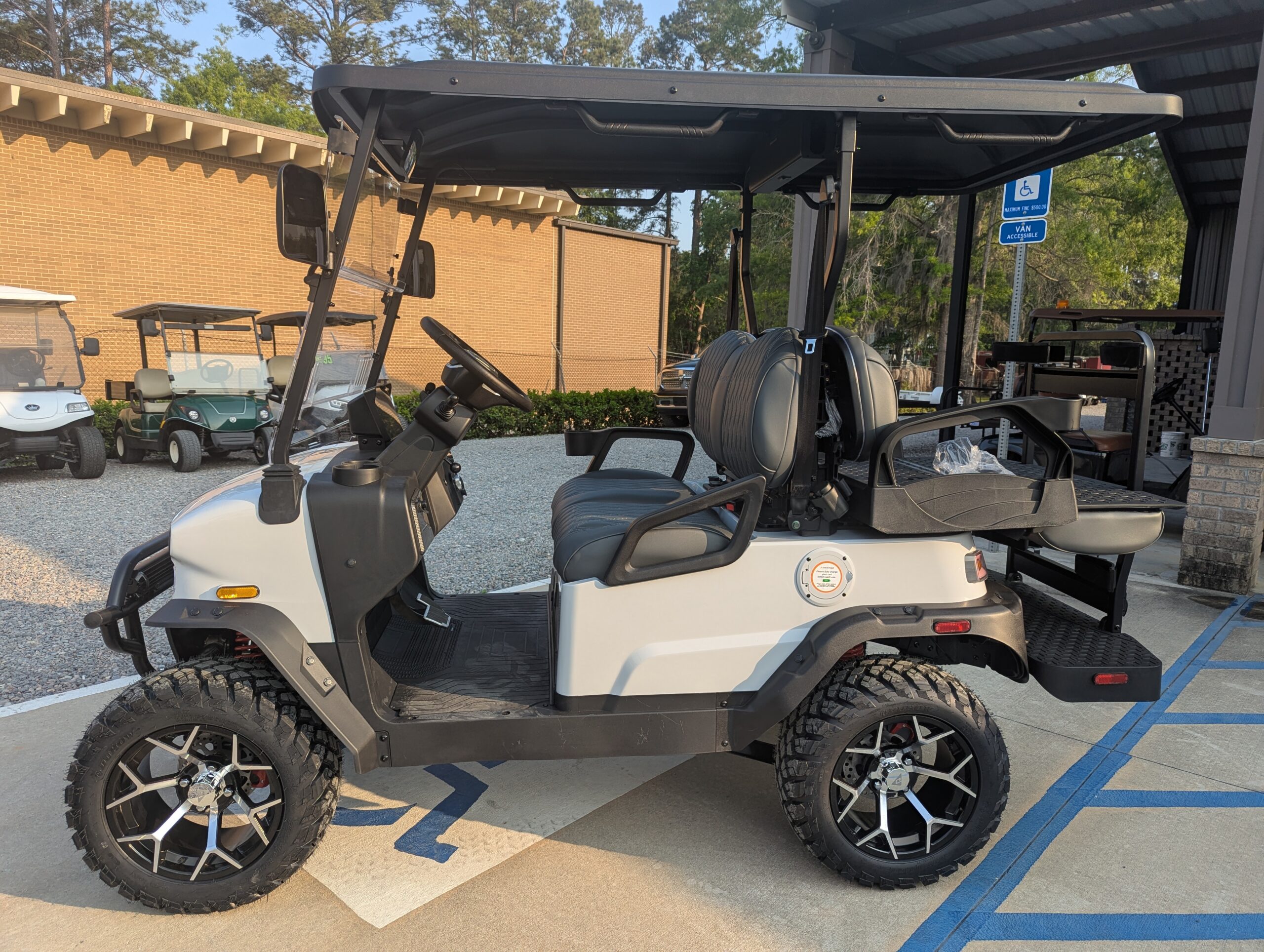 
								2026 Denago EV Nomad XL full									