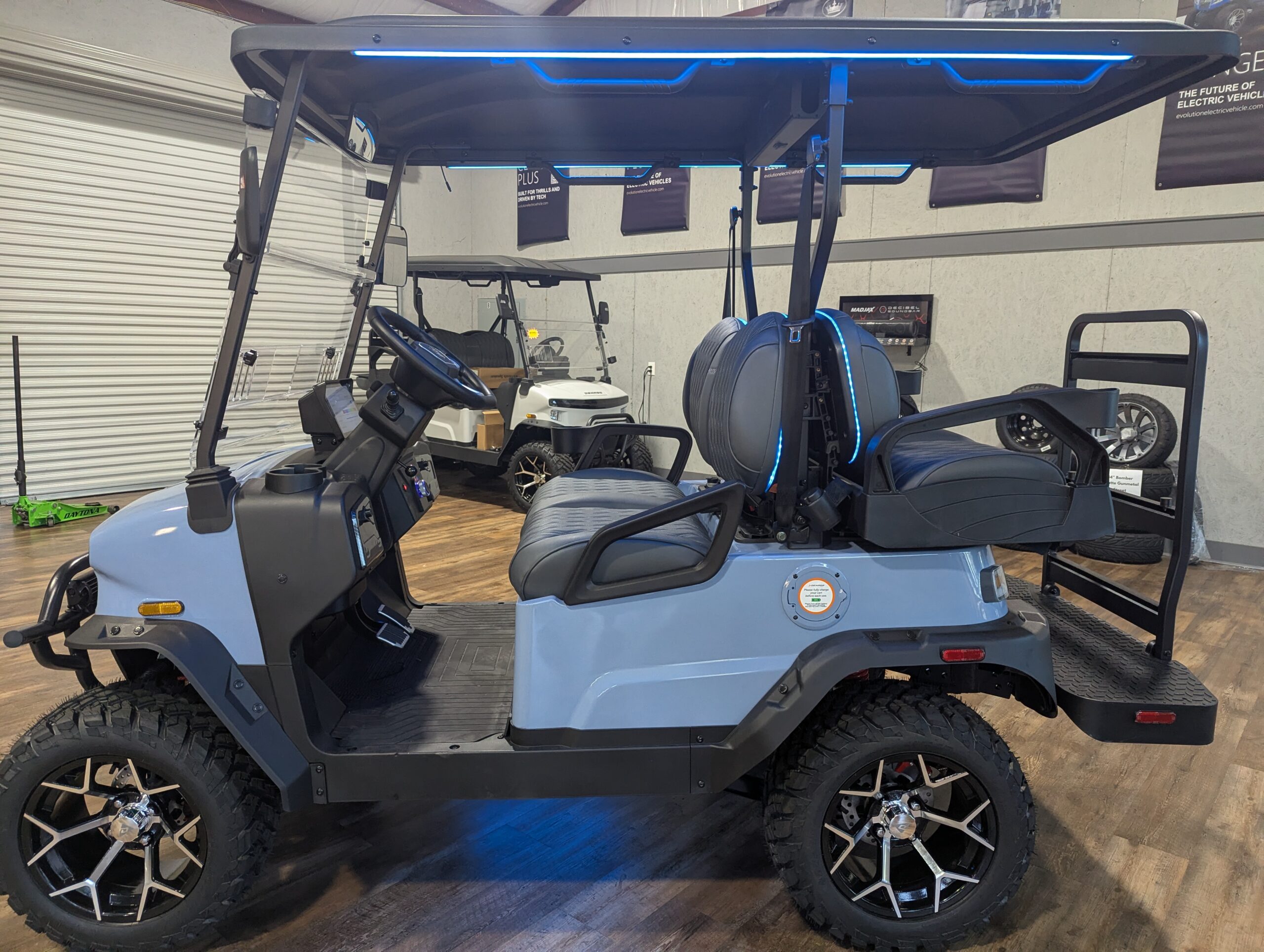 
								2026 Denago EV Nomad XL full									